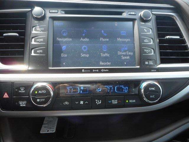 2017 Toyota Highlander AWD XLE 4dr SUV